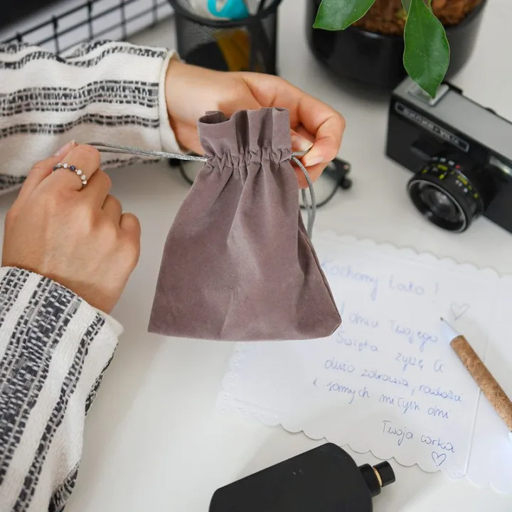 Samtbeutel 6 x 8 cm - silber Taufe