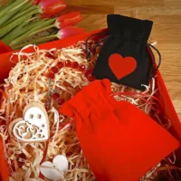 Samtbeutel 8 x 10 cm - schwarz - herz Schwarze Beutel