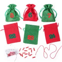 Adventskalender Jutesäcke, Größe 12 x 15 cm - grün und rot + rote und grüne Zahlen Weihnachtsbeutel