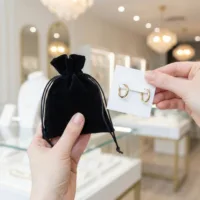 Samtbeutel für Ohrringe